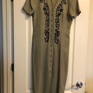 Dress w/embroidery